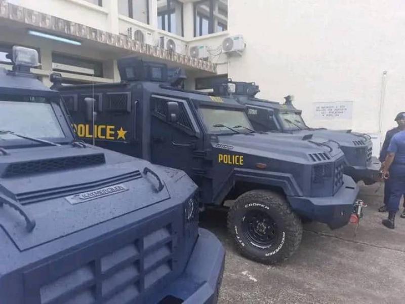 Kinshasa: La Police Dotée D’un Lot D’engins Dont Des Jeeps Blindées Et ...